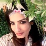 Raveena Tandon Instagram - Ok cringe, but I love it ! Who remembers this song?Used to love singing this aloud ! #childhoodmemories ♥️♥️ #phoolmati