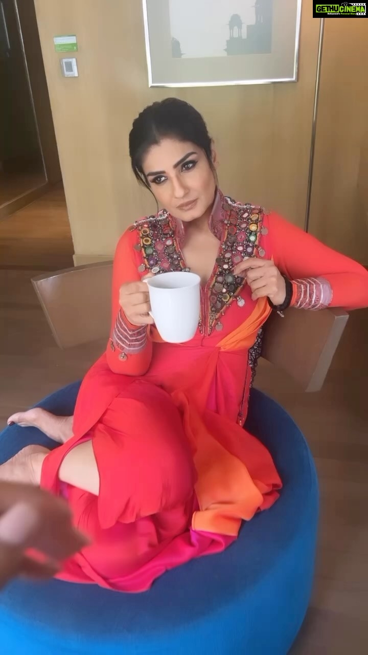 Raveena Tandon Instagram - Coffee or die 👻 … ☕️♥️