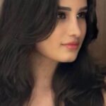 Raveena Tandon Instagram - On #worldmusicday I celebrate all those who are gifted with music and song! Our Nation has so much talent and we are blessed that we revel in our music , dance and Art and are free to live the musical life ! Lucky are they.. Ma Saraswatis blessings! I take so much pride in the fact that @rashathadani was blessed with a talent that I never had! You’ll agree with me@if you watch till the end! 😂😂🤪😜. One graceful singer in the family is enough! 🙏🏻😘 Rashas @nrhouseofdesign Maasi and me being the back up singers and indulgent audience 😂
