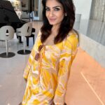 Raveena Tandon Instagram - Just so summer ! 🔥 ♥️ Pic credit, my stunning photographer- @thesimaved @simaved 😁