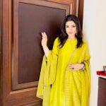 Raveena Tandon Instagram - #festivalready Tasveer khushiyon ki! My fav colour foreva! 💛 #happyrakshabandhan 😍✌️ Outfit - @eshaaroraofficial @ascend.rohank Styled- @poojagulabani