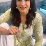 Raveena Tandon Instagram – ♥️😂 #sundayfunday
The eternal question of “aap ko Kaisa lag raha hai?” Asked in every situation..sad , happy, tragedy or fun. #mediachannels 😂 an ode to dear Raju Srivastava, whom we lost so soon..