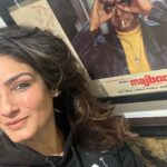 Raveena Tandon Instagram - The week that was ♥️.. A happy photo dump! Have a super Sunday all♥️😘 1)a pic of pops film majboor at the poster museum .bkc . 2) a birthday movie and dinner that was…♥️ 3 ) a quick day in the forest. 4) Thank you for the prestigious #bhupenhazarikaaward bestowed on me . And thank you .Beltola Bhaagi awards for coming here all the way to mumbai . Mumbai, Maharashtra