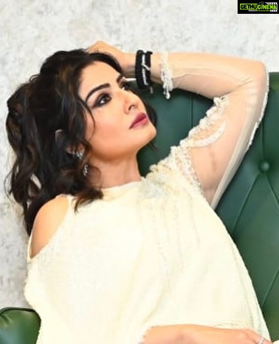 Raveena Tandon Instagram - A dreamy Sunday ! Outfit - @kamaalicouture Earrings - @hybajewels Rings - @jet_gems @hybajewels Styled by @poojagulabani Glam by @sshurakhan Clicked by @viveckphotograohy Managed by @reemapandit Mumbai, Maharashtra