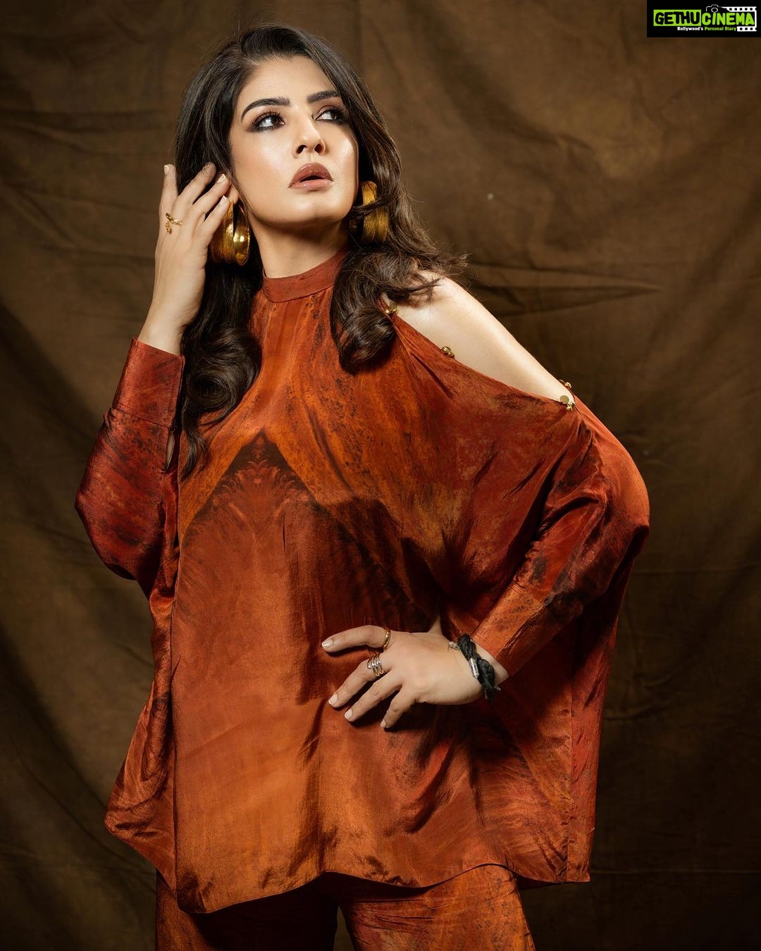 Raveena Tandon Instagram - Brown girl in the ring… 🥊🥊🤦🏽♀️ Outfit - @shristichetani.kolkata @ascend.rohank Earrings - @aquamarine_jewellery Rings - @inezeofficial @kushalsfashionjewellery @jizai.in @shopanatina @ascend.rohank Footwear - @monrowshoes @id8mediasolutions Styled by @poojagulabani Glam by @sshurakhan Clicked by @deepak_das_photography Managed by @reemapandit Mumbai, Maharashtra