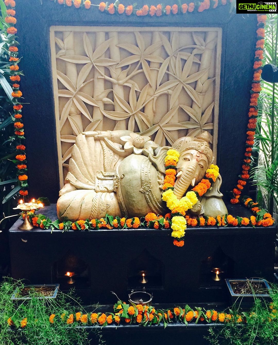Raveena Tandon Instagram - Our family Ganpati celebrations down the years .. ππ»πΈποΈπΈππ» Lil @rashathadani and #ranbirvardhanthadani β₯οΈ Bandra West