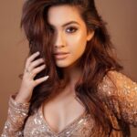 Reem Shaikh Instagram - Oh darling I understand, I’d stop scrolling too. Photographer- @deepikasdeepclicks Styled by- @__snehasharma___ Outfit - @poshak_chandigarh Makeup - @tania_makeup_artist Hair- @nargis9052