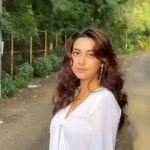 Reem Shaikh Instagram - White makes me happppy…🤍 Wearing - @alayabystage3