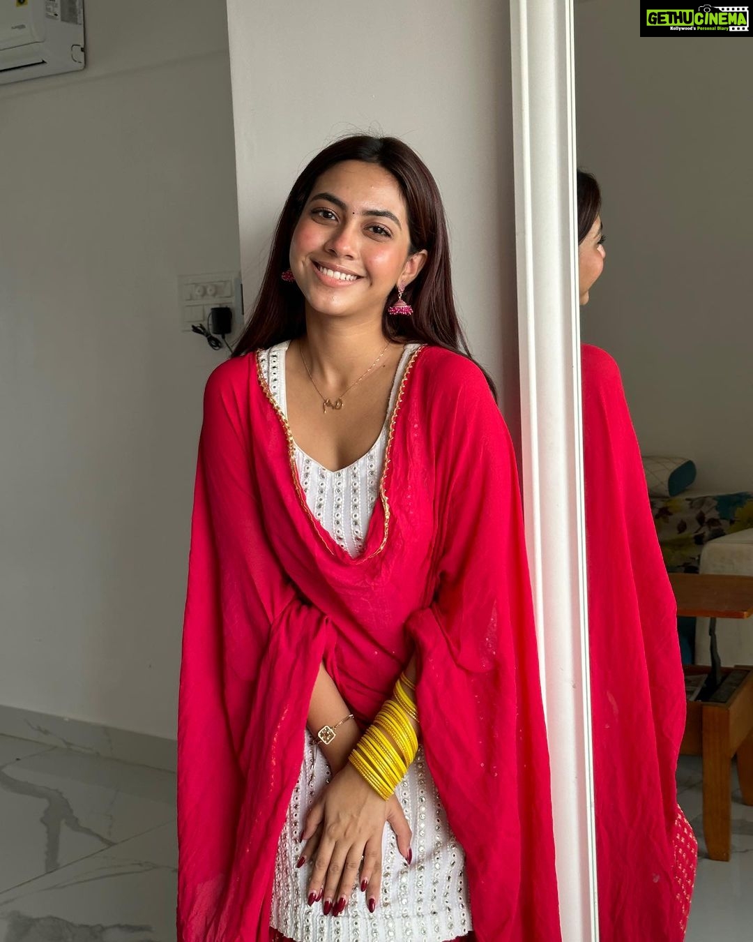 Reem Shaikh Instagram - Styled by - @rajatmanchanda_