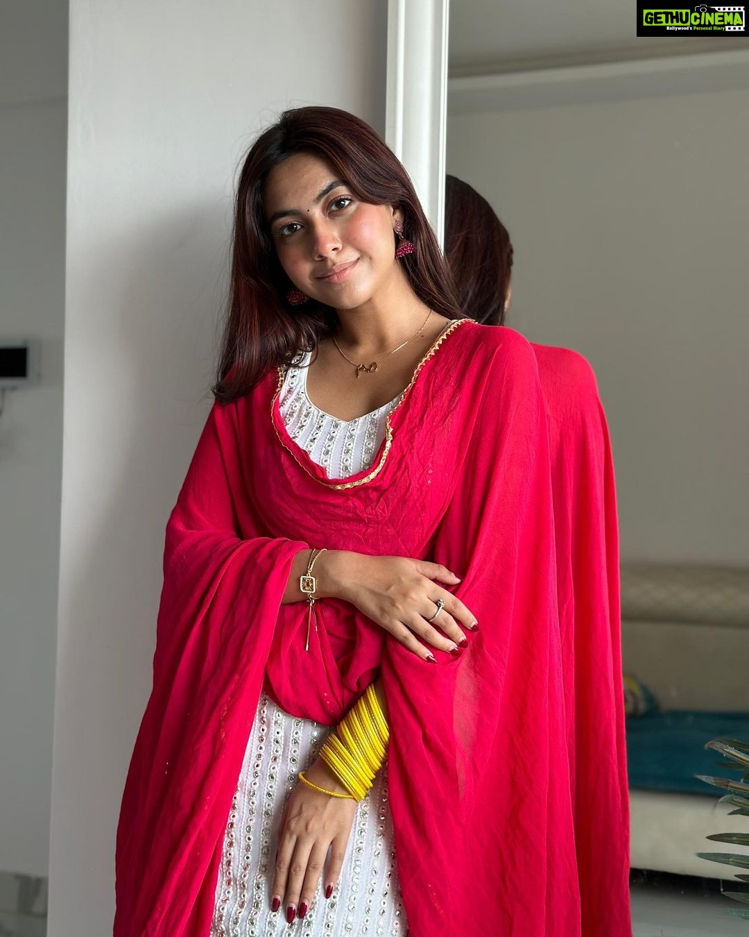 Reem Shaikh Instagram - Styled by - @rajatmanchanda_