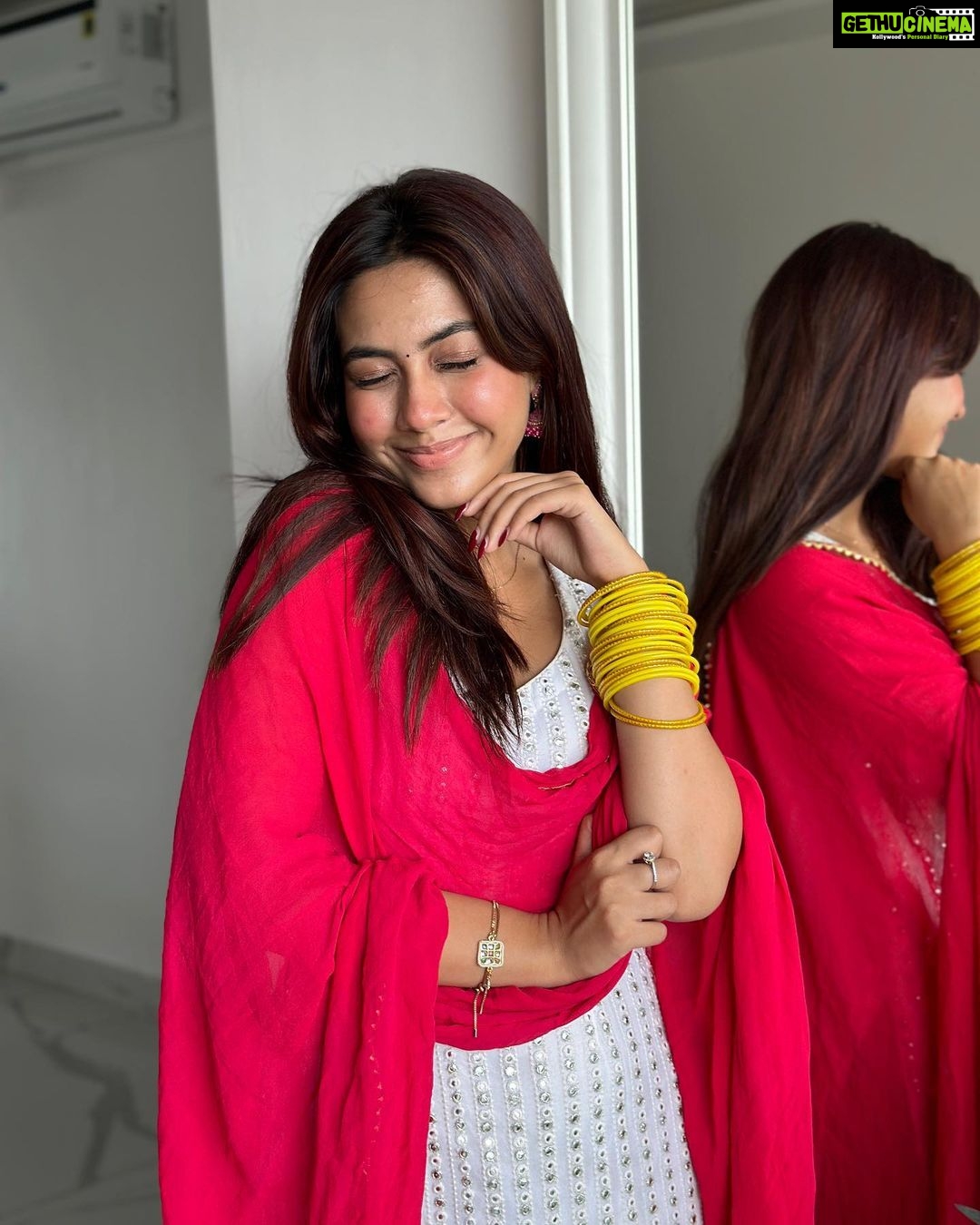 Reem Shaikh Instagram - Styled by - @rajatmanchanda_