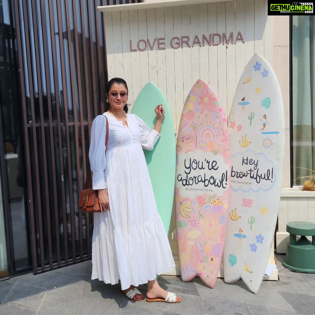 Reenu Mathews Instagram - Life isn't Perfect, but your Outfit can be 😉 What say Fam? Here at one of my fav cafe @brunchandcake 💕 . . #brunchandcakedubai #lifestyleblogdubai #lifeindubai #reenumathews Brunch & Cake UAE