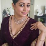 Reenu Mathews Instagram - Heeriyeee ❤️🧿 Hey, Did you hear about the new scheme at Malabar Gold ??? Full value on Diamond exchange. Pretty cool right? Perfect time to invest in Diamonds 💎 So check them out .... @malabargoldanddiamonds . . #reelswithreenu #trendingreels #heeriye #malabargoldanddiamonds #diamondjewellery #investinDiamondswithMalabar Dubai, UAE