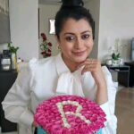 Reenu Mathews Instagram – Loved the movie RDX
Loved the song
Hence a simple reel after a while🩷
.
.
#reelswithreenu 
#trendingreels 
#flowerstalking Home Sweet Home