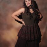 Reeshma Nanaiah Instagram - ನಾಡಿನ ಸಮಸ್ತ ಜನತೆಗೆ ಯುಗಾದಿ ಹಬ್ಬದ ಶುಭಾಶಯಗಳು 🙏🏻💕 Wishing everyone a very Happy Ugadi 💕 Styling : @stilerush_by_varshinijanakiram Assisted by : @charny_mashi Shot by : @vasukikarkone Mua : @artistryby_priyankaharish Wearing - @samyakkclothing Accessories - @nayrasbynethra @dhwanibansalofficial