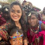Reeshma Nanaiah Instagram - Not connected by blood, but connected through energy #tribe #Masaitribe #baanadaariyalli Masai Mara, Kenya