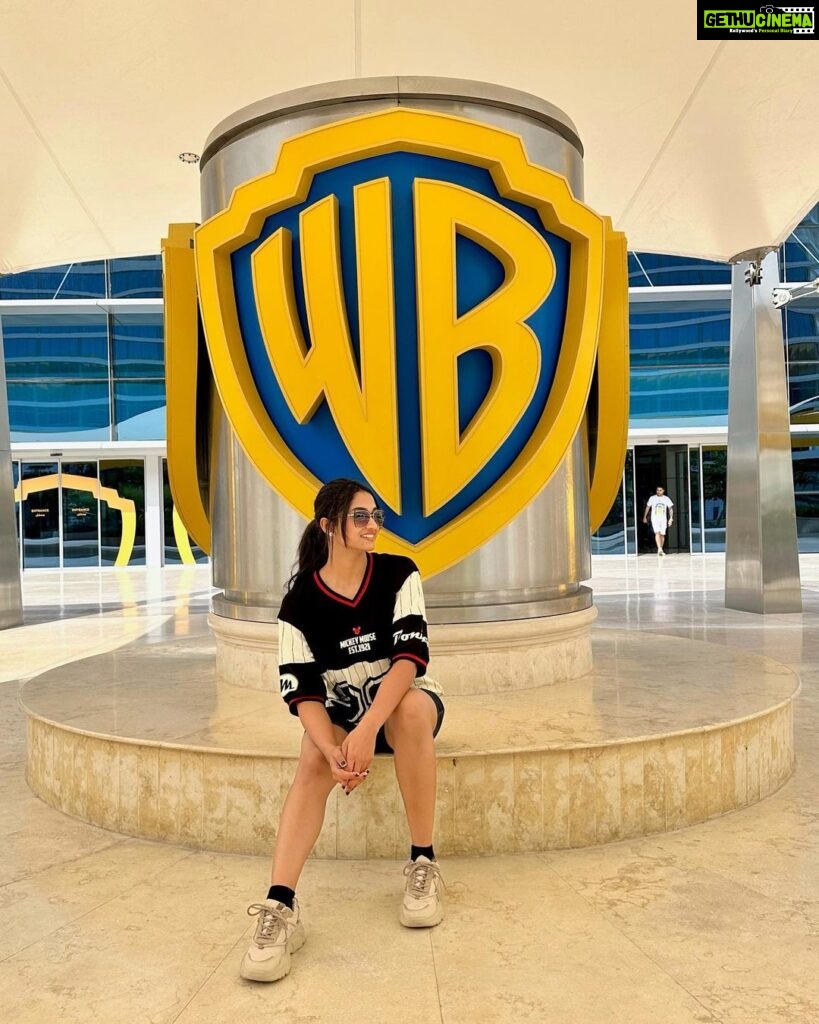 Reeshma Nanaiah Instagram - Stepping into the magic of Warner Bros, where storytelling comes to life ✨📽️ @wbworldad @yasisland @visitabudhabi Warner Bros. World Abu Dhabi