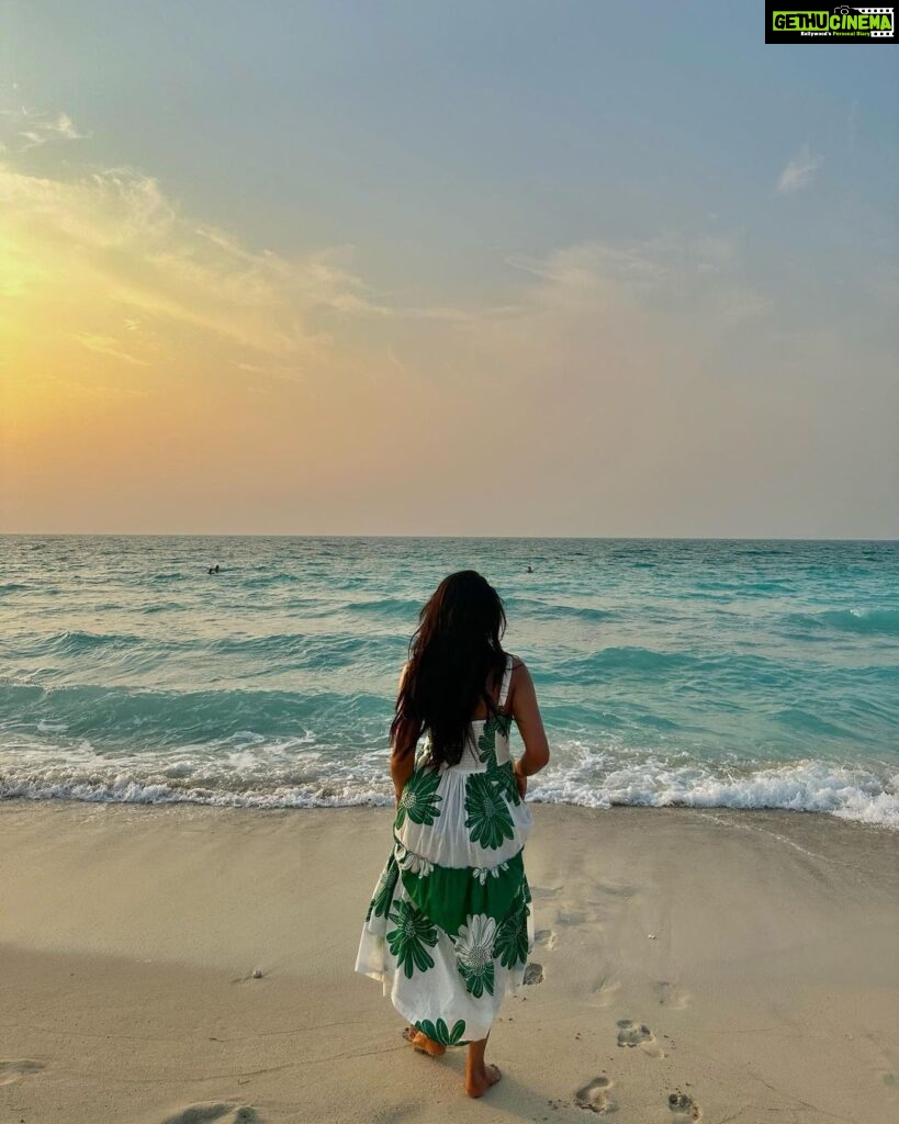 Reeshma Nanaiah Instagram - Golden hour✨🌅🌊 Park Hyatt Saadiyat Island