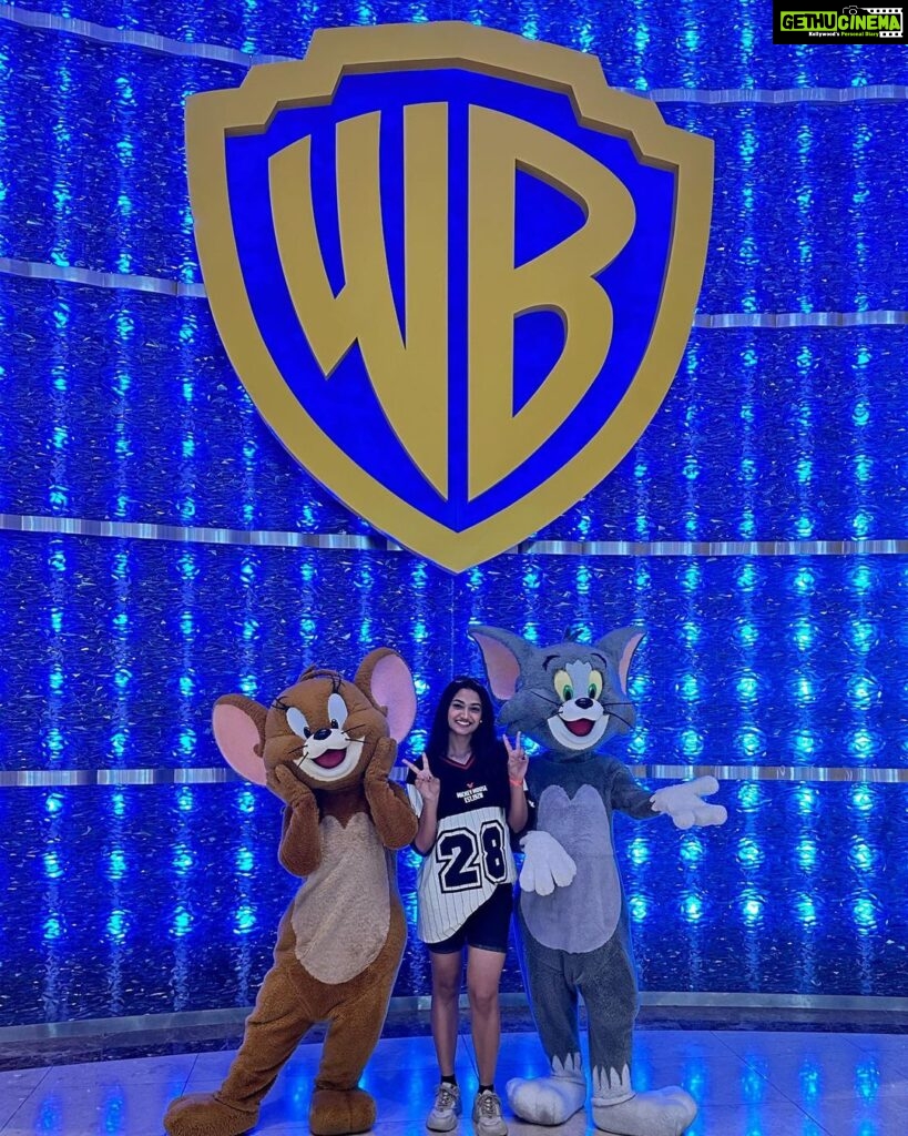 Reeshma Nanaiah Instagram - Stepping into the magic of Warner Bros, where storytelling comes to life ✨📽 @wbworldad @yasisland @visitabudhabi Warner Bros. World Abu Dhabi