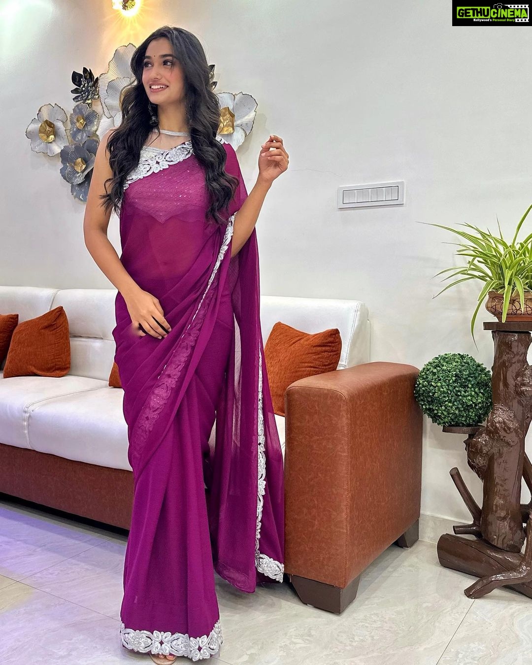 Reeshma Nanaiah Instagram - Hey you💜 Stress less, smile more✨🤗
