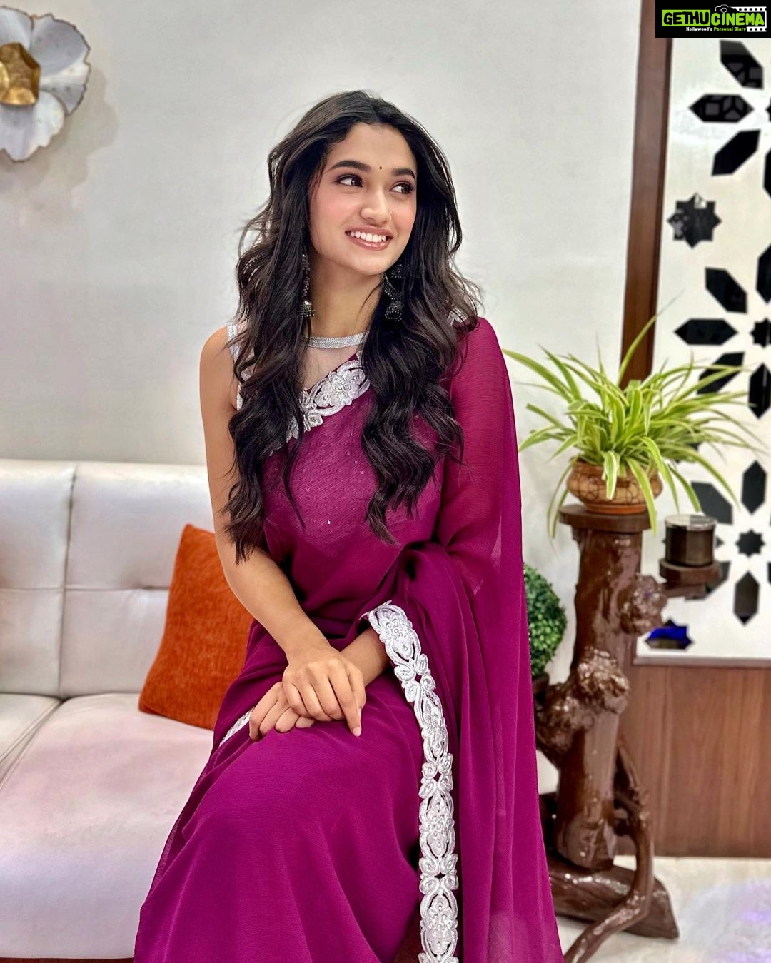 Reeshma Nanaiah Instagram - Hey you💜 Stress less, smile more✨🤗