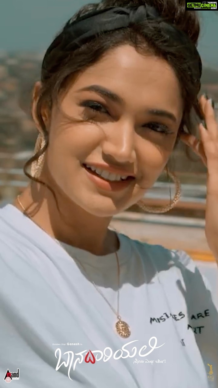 Reeshma Nanaiah Instagram - #Baanadariyalli in π ππππ π« In cinemas on ππππ‘ πππ©πππ¦πππ«. @goldenstar_ganesh @preetham__gubbi @rukmini_vasanth @reeshma_nanaiah #RangayanaRaghu #SriVaareTalkies #ArjunJanya @abhilash_kalathi @preethaj @aanandaaudio @dskcuts @krgstudios @krg_connects