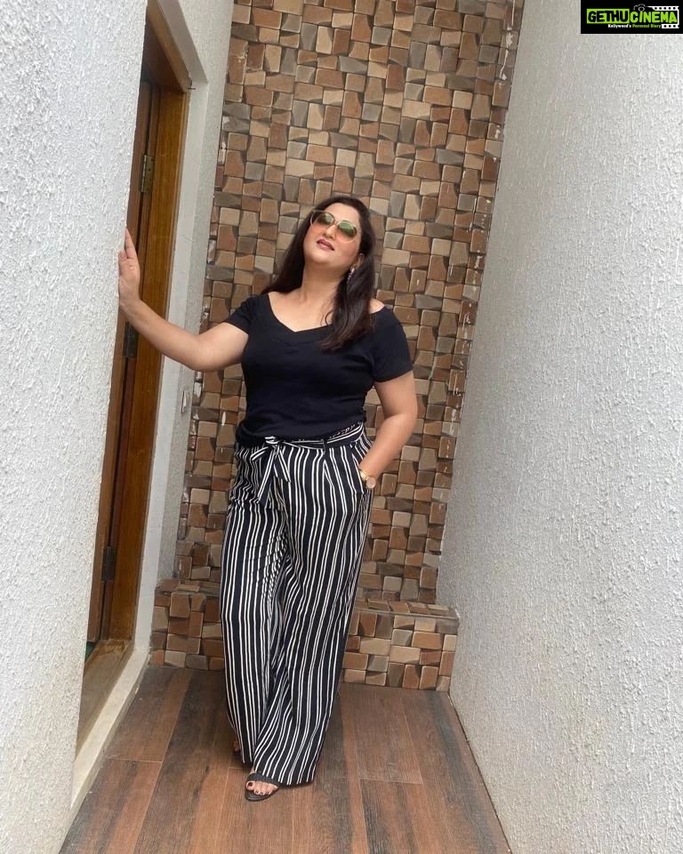 Rekha Krishnappa Instagram - Never dull your shine for somebody else 🤟🏻🤟🏻😊 #confidence #happiness #funlife #loveyourself #actress #actresslife #actressgallery Bangalore, India