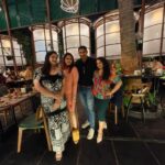 Rekha Krishnappa Instagram - Four of us, creating a scene at @thesceneblr ❤️ cheesseeeeyyyyy rite??? 😜😜😜 #celebration #familydinner #familyfun #familytime #funtimes The Scene Bengaluru