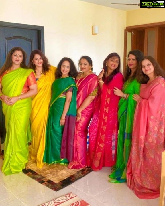 Rekha Krishnappa Instagram - Casually clicked @reenierahul @roopabhattacharjee @vasantha_kumarv qe Bangalore, India