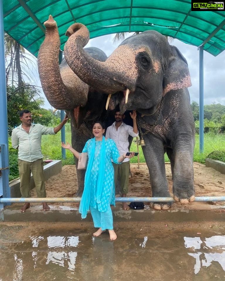 Rekha Krishnappa Instagram - Temple run and some blessings And some family time ❤️ @roopabhattacharjee @reenierahul @aaryanaadithya Sringeri Sharada Peetham
