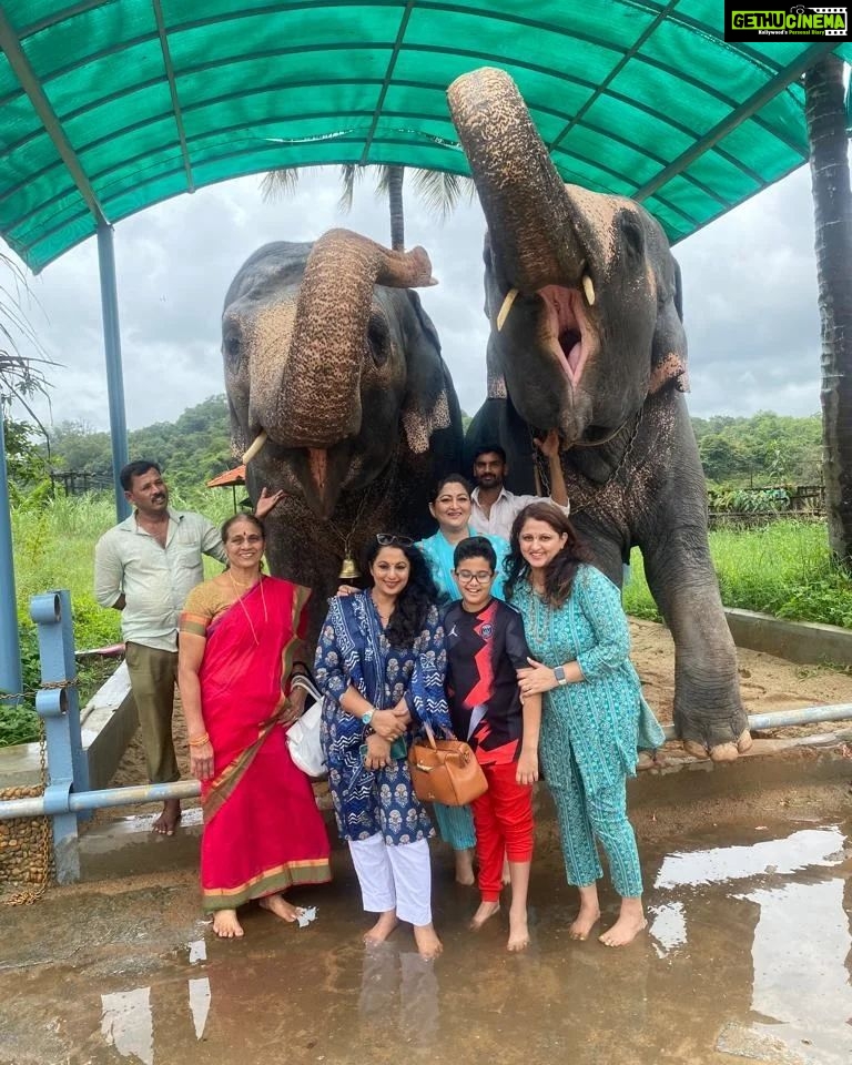 Rekha Krishnappa Instagram - Temple run and some blessings And some family time ❤️ @roopabhattacharjee @reenierahul @aaryanaadithya Sringeri Sharada Peetham