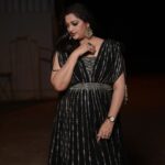 Rekha Krishnappa Instagram - Black is always unique And pink is shining next to me @reshmapasupuleti Thanx for being my friend 🥰❣️ #friendship #blackdress #shootingspot Chennai, India
