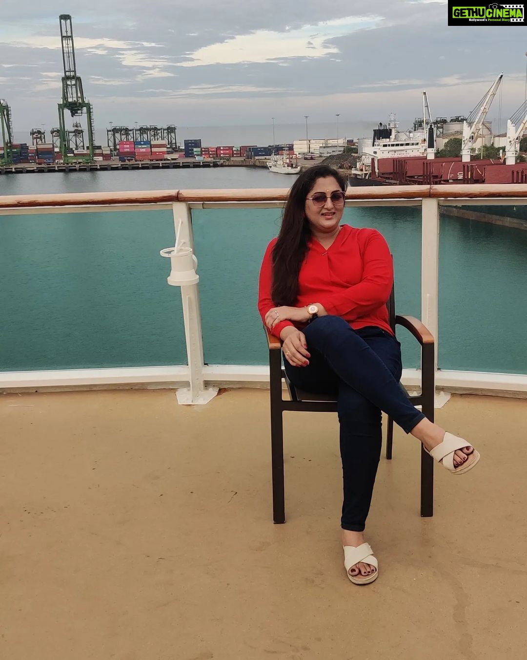 Rekha Krishnappa Instagram - mr and Mrs chinnathirai Memories dump.... ❤️ One year up already .... @cordeliacruises #funtrips #fundestinations #familytrips #happiness #familyfun #cruise #cruisetrip #photoshoots Chennai, India