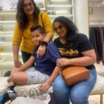 Rekha Krishnappa Instagram - Meeting friends and shopping is always fun... Thanks for the house tour @mohangowda_dk @mohanconcepts Thanks @arunaiyer82 for your hospitality ❤️ With @reenierahul it's always fun to be... @roopabhattacharjee is the organiser , the perfect one... ,🤟🏻 @aaryanaadithya how can I miss my sweetheart.. son 😘😘😘 #friendship #friendahipgoals #friends #friendzone #family #familygoals #familytime #funtrips Valkannadi