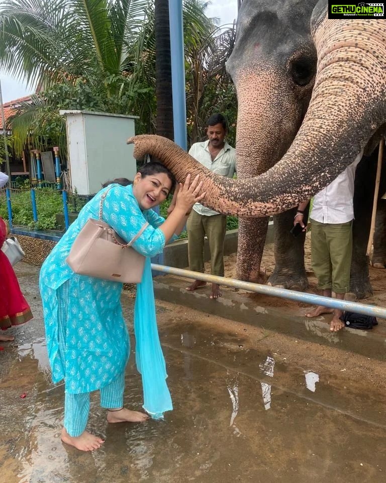 Rekha Krishnappa Instagram - Temple run and some blessings And some family time ❤️ @roopabhattacharjee @reenierahul @aaryanaadithya Sringeri Sharada Peetham