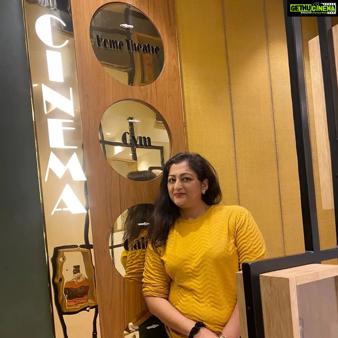 Rekha Krishnappa Instagram - Meeting friends and shopping is always fun... Thanks for the house tour @mohangowda_dk @mohanconcepts Thanks @arunaiyer82 for your hospitality â¤ď¸ With @reenierahul it's always fun to be... @roopabhattacharjee is the organiser , the perfect one... ,đ¤đť @aaryanaadithya how can I miss my sweetheart.. son đđđ #friendship #friendahipgoals #friends #friendzone #family #familygoals #familytime #funtrips Valkannadi
