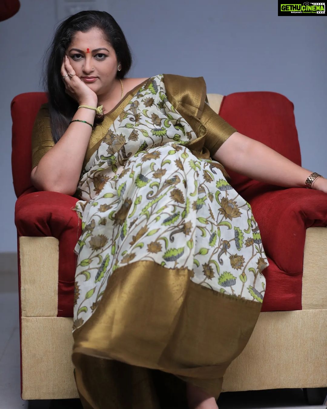 Rekha Krishnappa Instagram - Beginning is promising End is inevitable 😊😊 #indianattire #attire #sareelove #sareecollection #sareefashion #sareeaddict #happiness #shootinglocation #shooting #shootingspot Bangalore, India