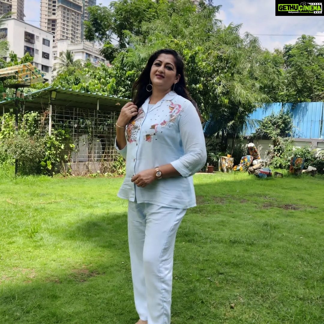 Rekha Krishnappa Instagram - Thanks to everyone who wished me on my birthday.... Met my sweetheart after three months, that was my greatest gift for my bday .. 💗💓 It's always best to celebrate birthdays with family and friends.... #celebrations #birthdaygirl #birthdaycake #birthdaywishes #mumbaidiaries #mumbai Andheri West