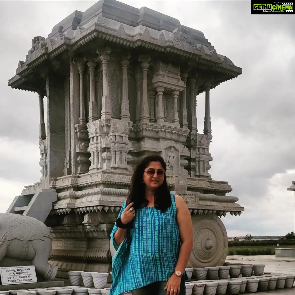 Rekha Krishnappa Instagram - Weekend well spent ❤❤ #holidays #holidayspirit #holidaydestination #holiday #weekendtrips #weekendvibes #weekenddestination #happiness #weekendtrips Mysore Royal city