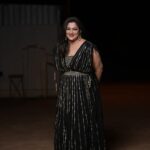 Rekha Krishnappa Instagram - Black is always unique And pink is shining next to me @reshmapasupuleti Thanx for being my friend 🥰❣️ #friendship #blackdress #shootingspot Chennai, India