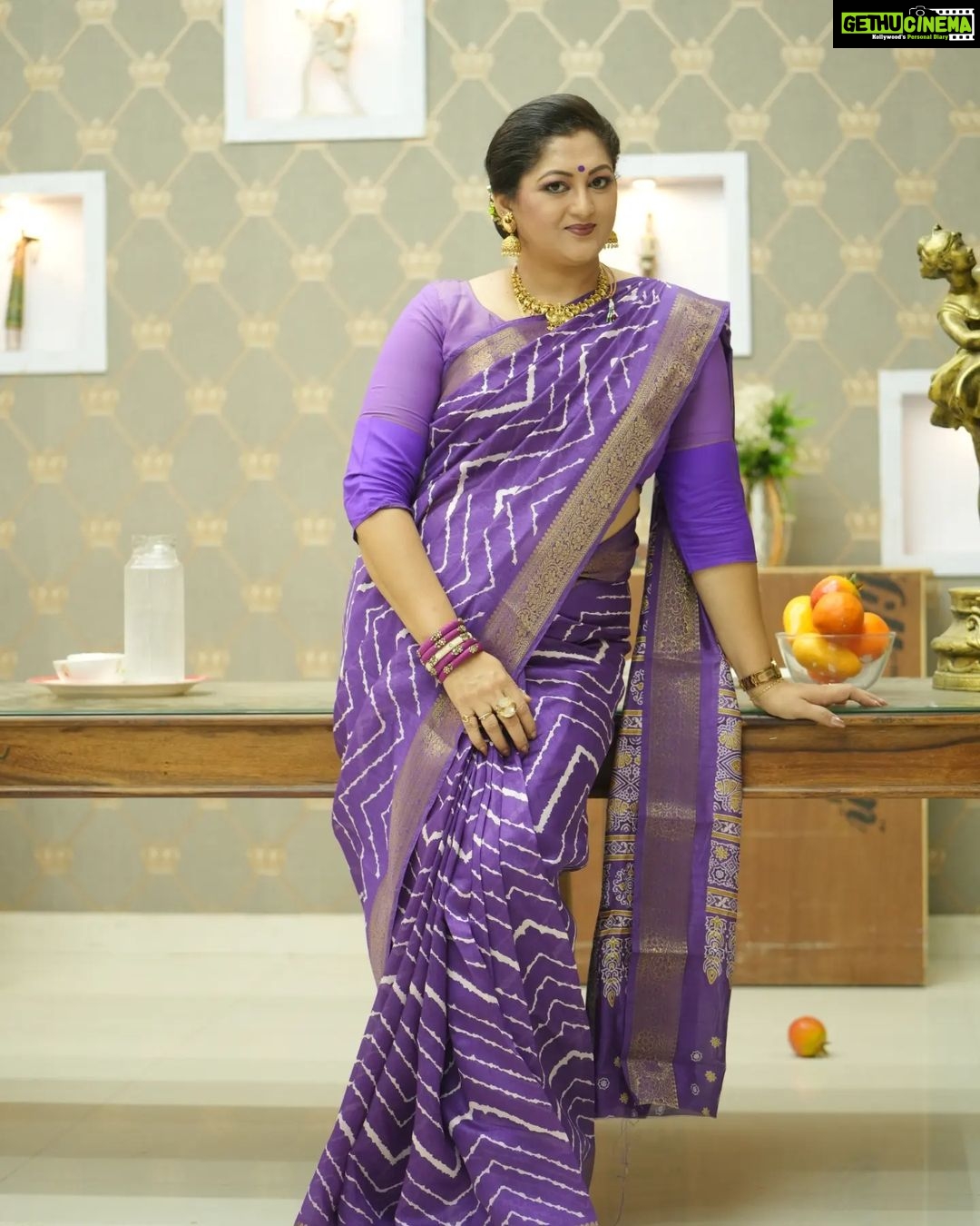 Rekha Krishnappa Instagram - Mainly the colour and the fine lines, I am talking about the saree and it's perfection ... The material is superb.... Looks so elegant... Go for it from @saishrithestyleinyou It's trending now ... Thank you for this beautiful saree.. @saishrithestyleinyou Thank you for such beautiful pics @sj_miracle__ #trending #sareelove #sareefun #ethinicwear #ethinicfashion #fashionsarees #shootingspot Chennai, India