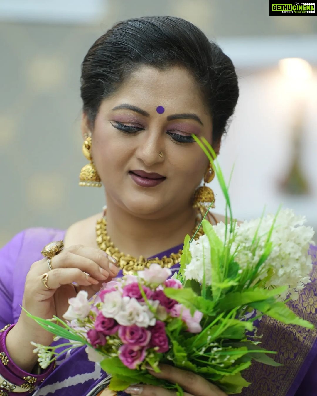 Rekha Krishnappa Instagram - Mainly the colour and the fine lines, I am talking about the saree and it's perfection ... The material is superb.... Looks so elegant... Go for it from @saishrithestyleinyou It's trending now ... Thank you for this beautiful saree.. @saishrithestyleinyou Thank you for such beautiful pics @sj_miracle__ #trending #sareelove #sareefun #ethinicwear #ethinicfashion #fashionsarees #shootingspot Chennai, India