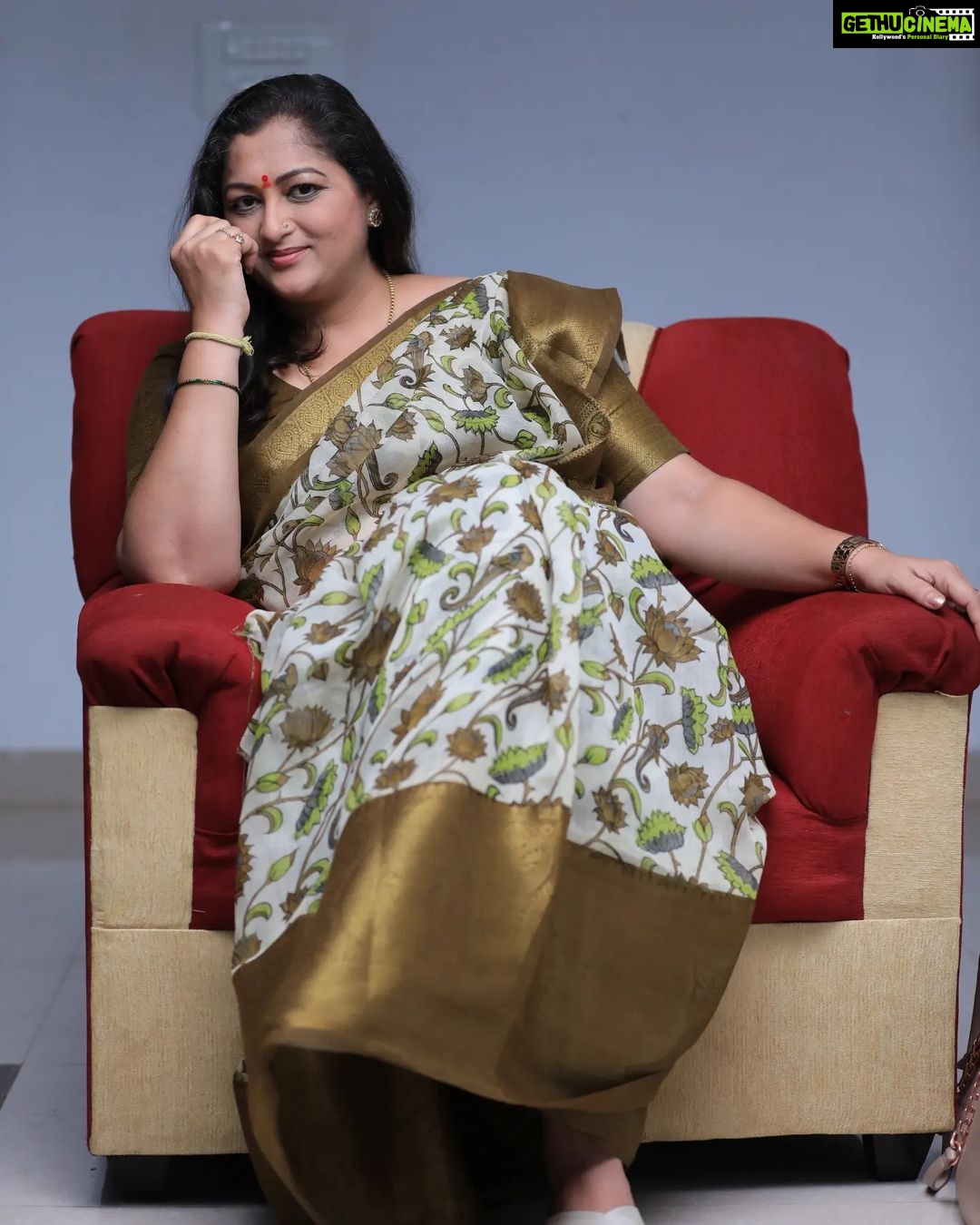 Rekha Krishnappa Instagram - Beginning is promising End is inevitable 😊😊 #indianattire #attire #sareelove #sareecollection #sareefashion #sareeaddict #happiness #shootinglocation #shooting #shootingspot Bangalore, India