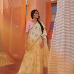 Remya Nambeesan Instagram - Manga - The reminiscent muse Within her beats a touch of yesteryear's art, A nostalgic femininity, a cherished tune. In day's gentle stroll and the lazy afternoon, She weaves memories and dreams beneath the sky Photography - @plan.b.actions HMUA - @jo_makeup_artist Concept & Styling - @arjun_vasudevs Styling team - @_anaaaaan_ Saree - @inkpikle Ernakulam City, Kerala