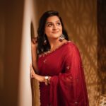 Remya Nambeesan Instagram - 📸 Shot by @murlee_photography @studio_tvf_official Mua @jo_makeup_artist Costume @prakrithi_by_ramya Styling @stylestoriesbypriyanka EarRings @keyaa_by_kartika Photography team ✨ @_xavierphotography_ @prathiwilliams89 @shamini_shankar_official @ishwaryaalaguvel @_.x._aj_.x_ #sari #saree #sareelove #photooftheday #photoshoot Chennai, India