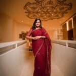 Remya Nambeesan Instagram - 📸 Shot by @murlee_photography @studio_tvf_official Mua @jo_makeup_artist Costume @prakrithi_by_ramya Styling @stylestoriesbypriyanka EarRings @keyaa_by_kartika Photography team ✨ @_xavierphotography_ @prathiwilliams89 @shamini_shankar_official @ishwaryaalaguvel @_.x._aj_.x_ #sari #saree #sareelove #photooftheday #photoshoot Chennai, India