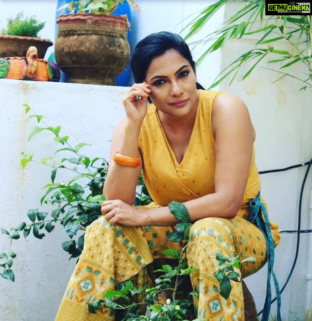Rethika Srinivas Instagram - Just chill we don't have control over things ! Live moment to moment ! #rethika #life #rethikasjustmyway #yellow #photoshoot #positivevibes In Frame 🔥: @actressrethika