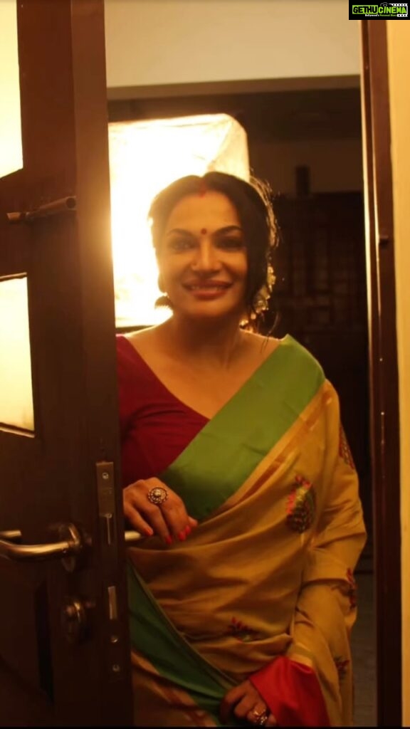Rethika Srinivas Instagram - Love for sarees !! #rethika #reels #trending #sareelove #sareestyle in
