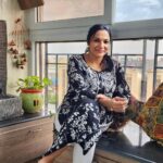 Rethika Srinivas Instagram - Candid snaps !! #candidphotography #black #style #casual #home#
