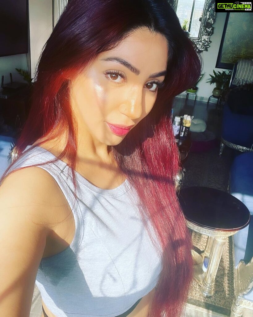 Reyhna Malhotra Instagram - Magic💫💫💫💫💫🌈 I can be ur light but mister let me tell you I am the troublemaker ❤️👻😝🦋🌈❤️ #selfie #actor #inbetween #auditions